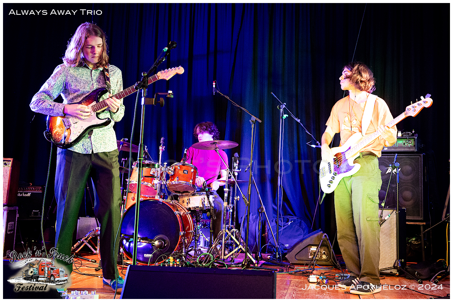 CONCERT ALWAYS AWAY TRIO